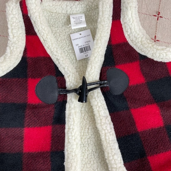 Toddler Boys Size 2T Sherpa Buffalo Plaid Warm Vest Horn Toggle Fastener New - Picture 2 of 4